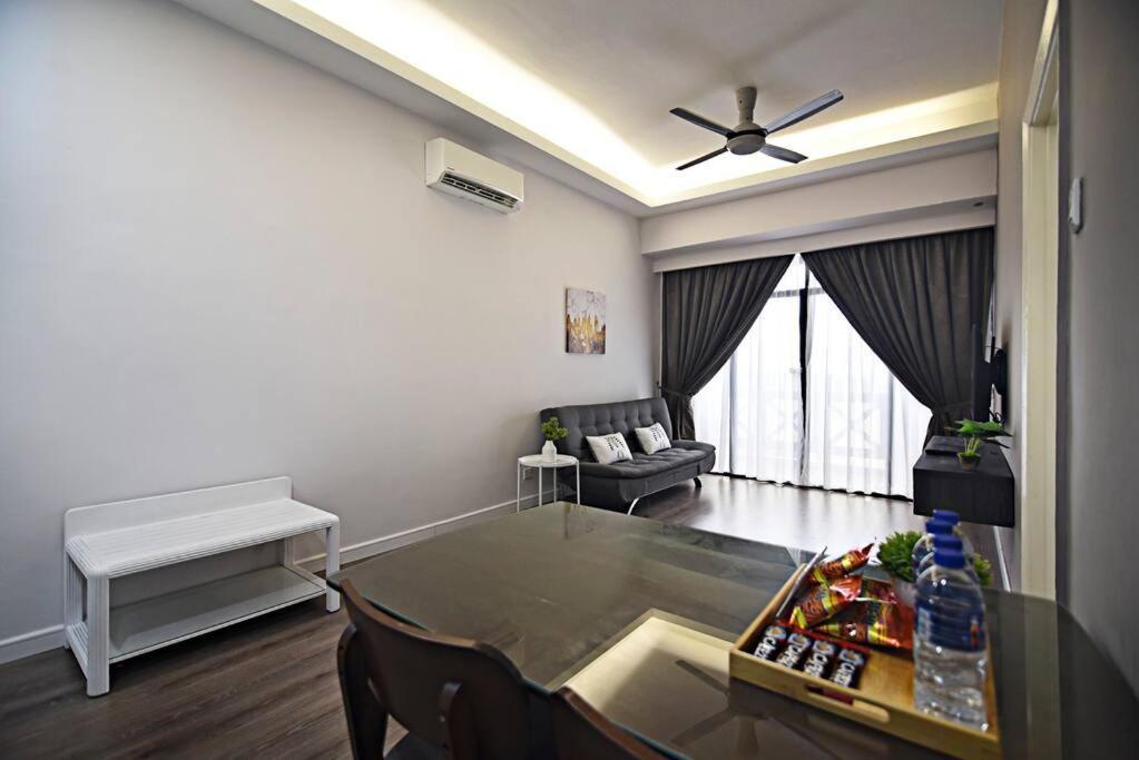 Instay Costa Mahkota Next To Mahkota Parade Malacca Extérieur photo