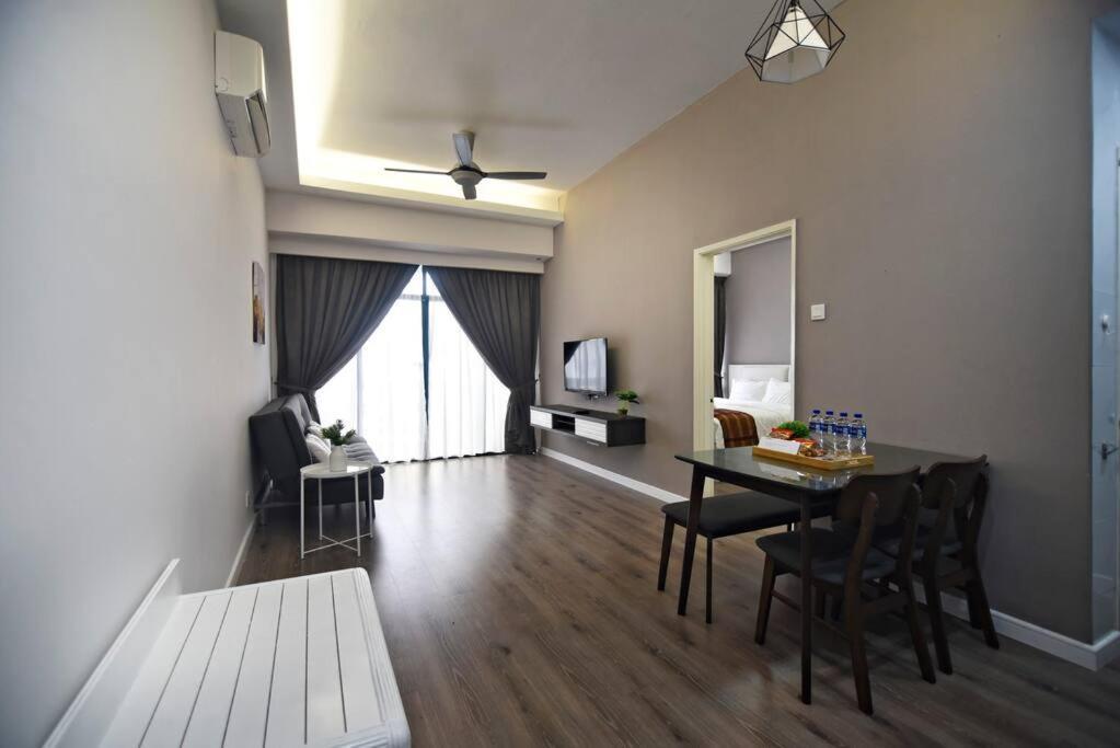 Instay Costa Mahkota Next To Mahkota Parade Malacca Extérieur photo